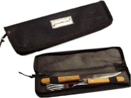 Estuche de cubiertos con mango de madera